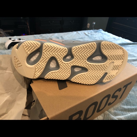 Yeezy authentic - Picture 4 of 5